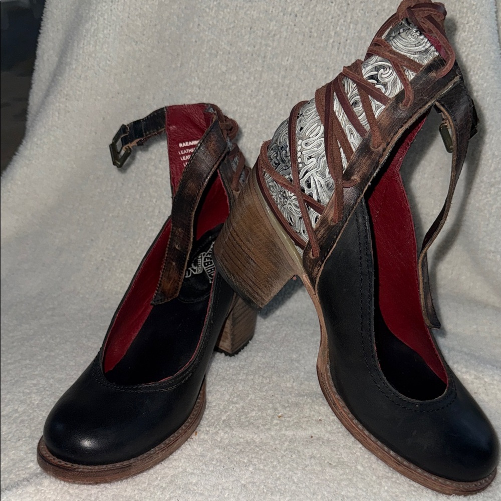 Freebird by Steven Raeanne. EXCELLENT CONDITION. Sz. 8